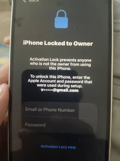 Apple iPhone 13 icloud locked