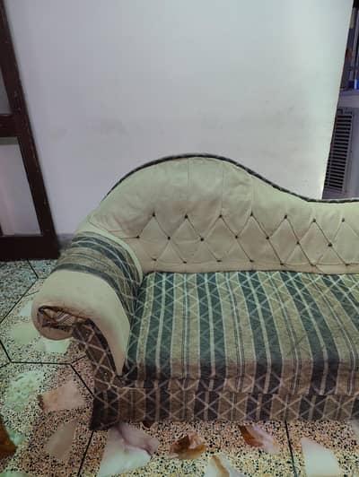 two single seater and one dewan