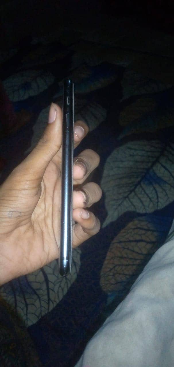 iPhone 8 4