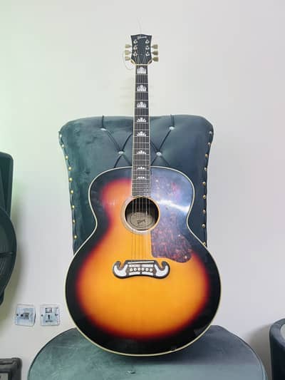 Gibson SJ-500 Semi Acoustic Guitar