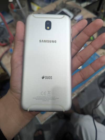 Samsung Mobile J7 Pro