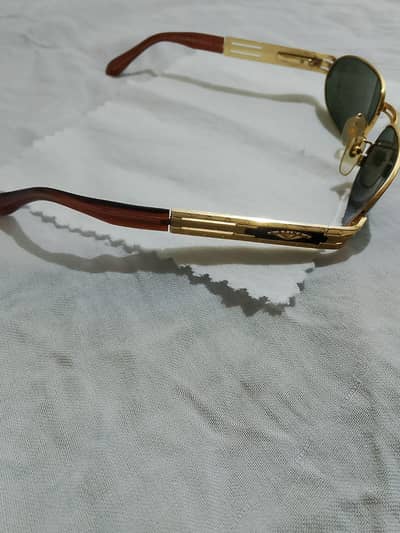very expensive glass sting