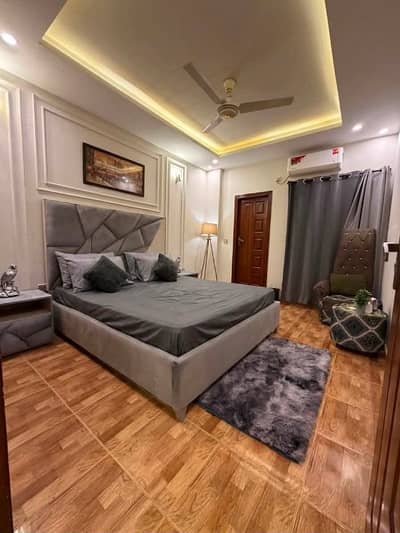 One bedroom apartment per day available Gulbug green Islamabad lukurya furnished apartment per day