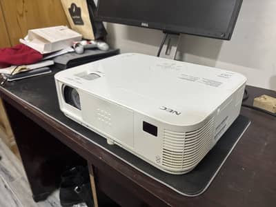 NEC NP-M402X projector