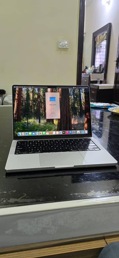 Apple MacBook Pro 14", (2021), M1 Pro 512 GB SSD | Excellent condition