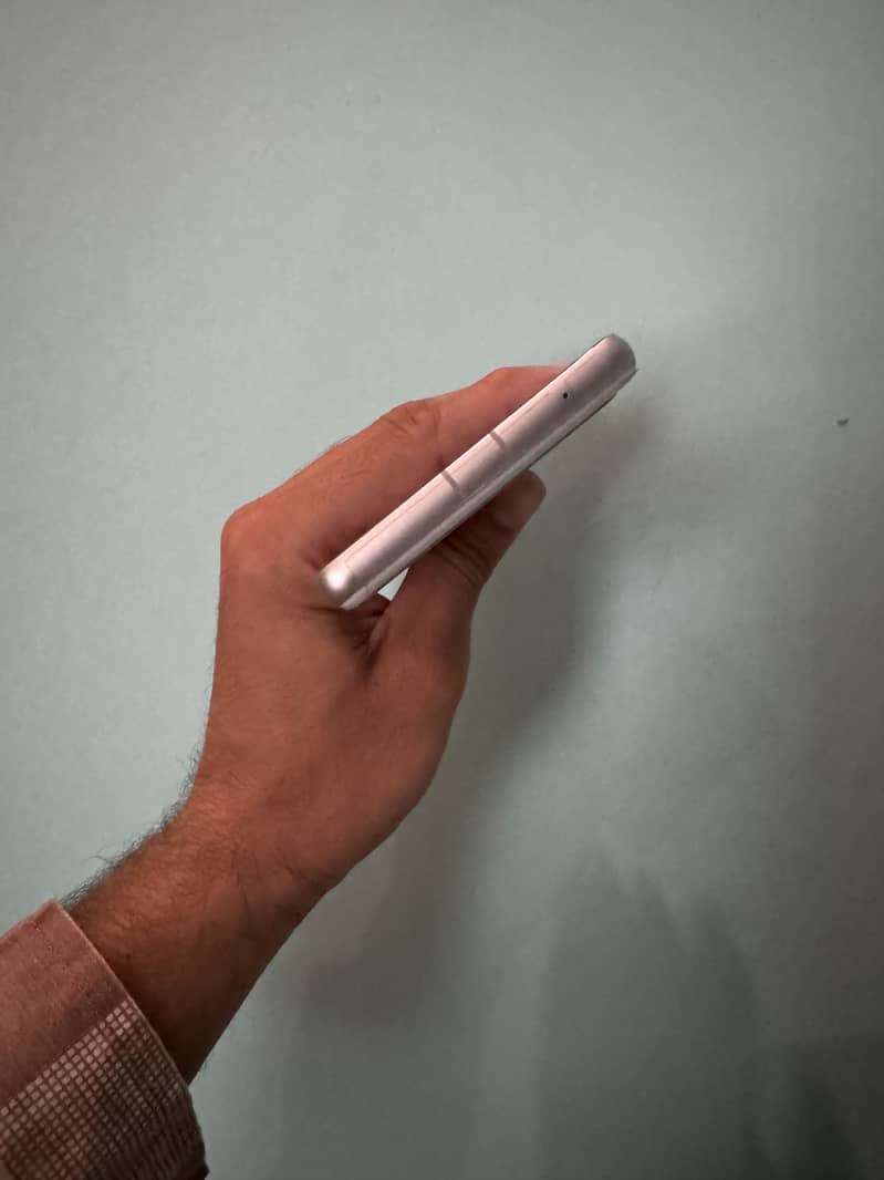 Google Pixel 7A 1