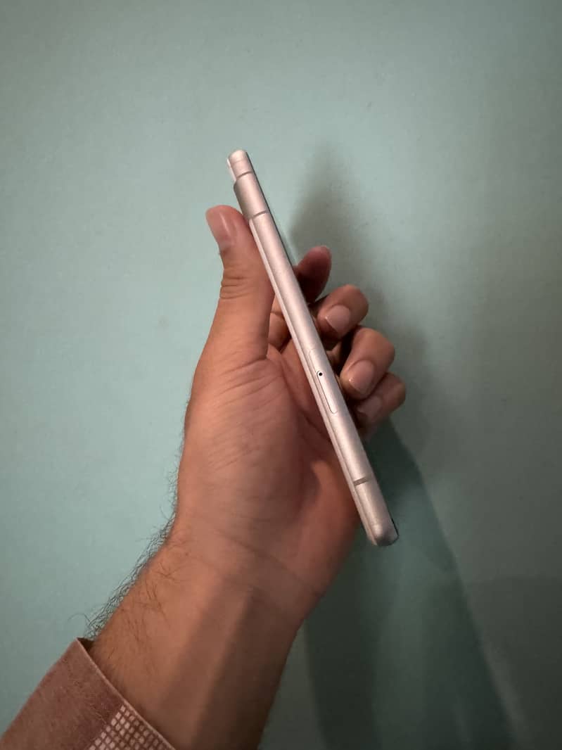 Google Pixel 7A 4