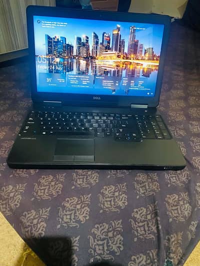 Dell 16inch laptop i3 4th gen 8gb 180gb fast SSD 2gb intel graphics