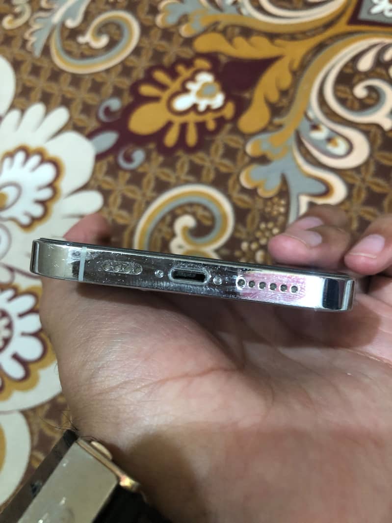 Iphone 14 pro max 3