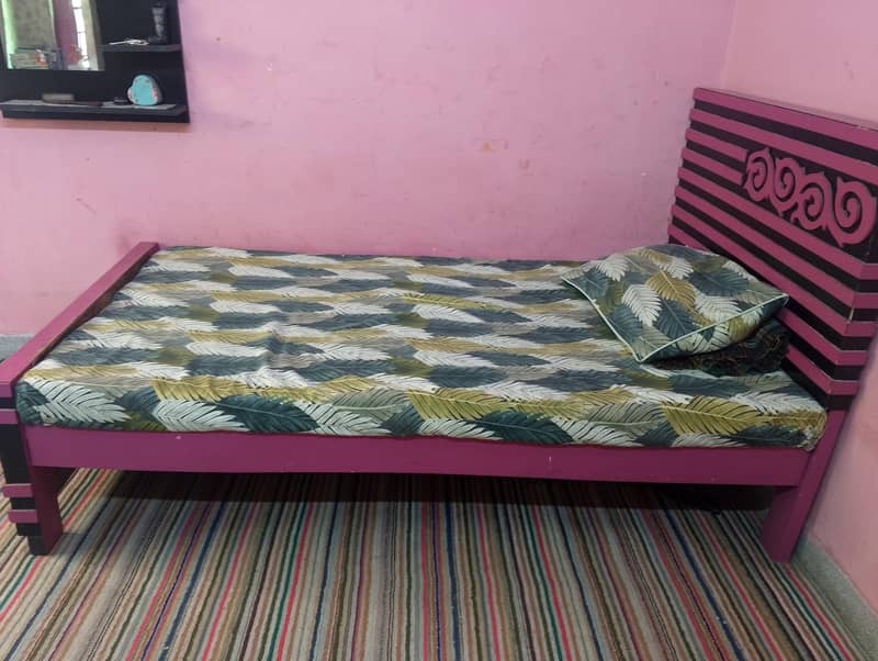 single bed in good condition 0