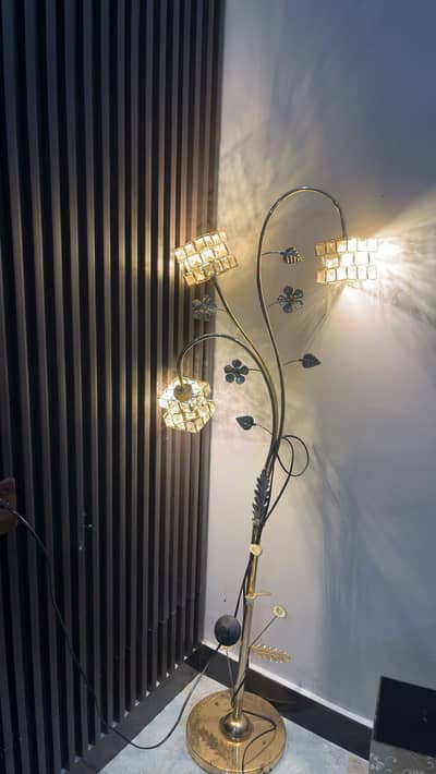 Floor lamp