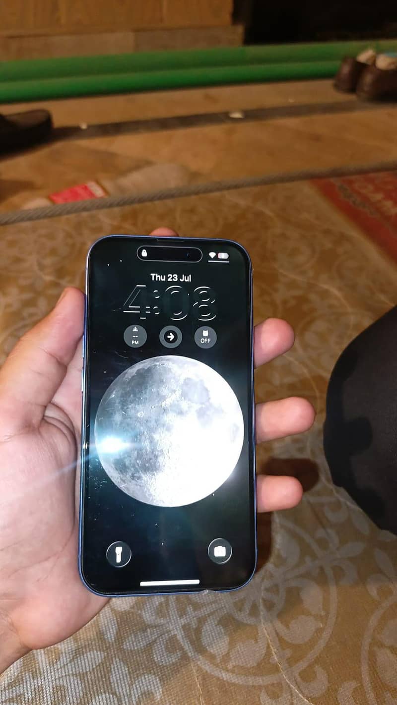 Apple iPhone 16 1