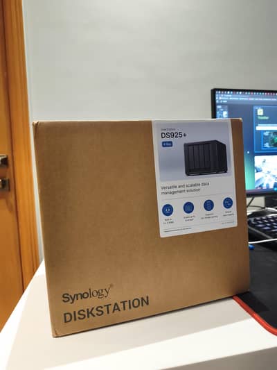 NAS Synology DS925+ with 2 6TB Synology Plus series HDDs