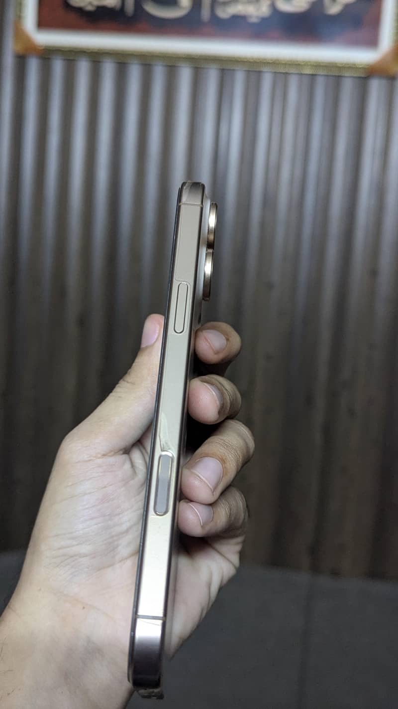 Iphone 16 pro max 1
