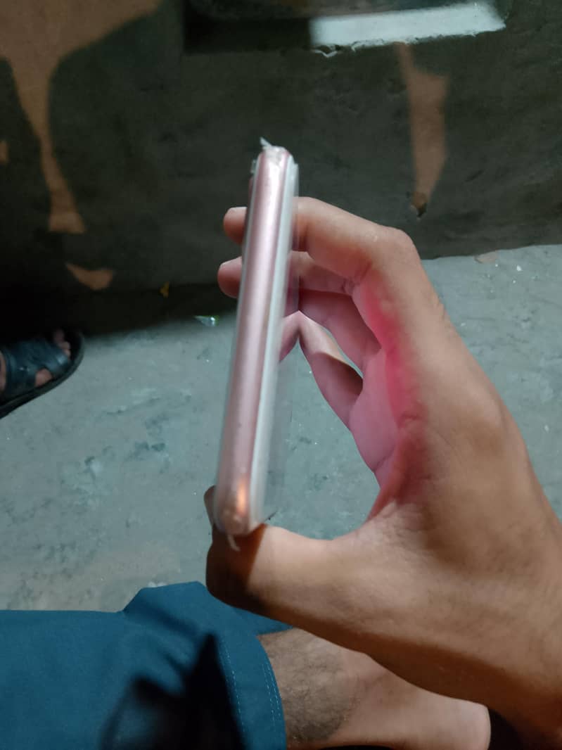 Apple iPhone 7 Plus 2
