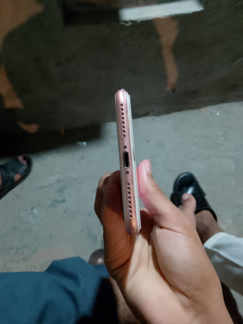 Apple iPhone 7 Plus 3
