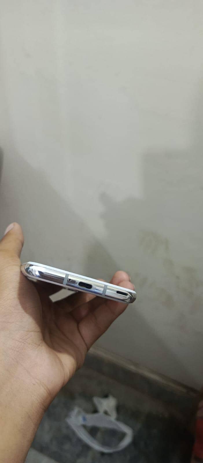 Sharp Aquos R2 0