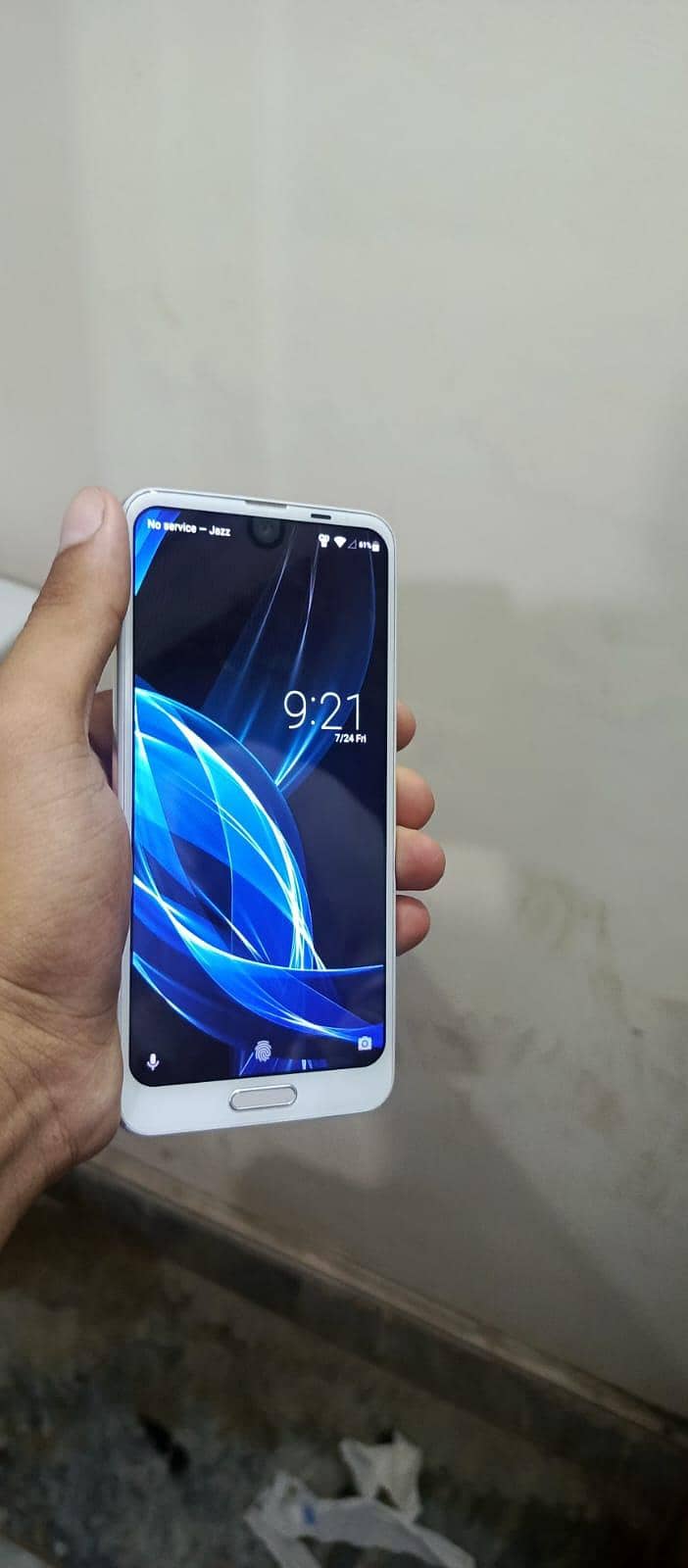 Sharp Aquos R2 1