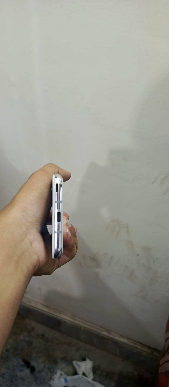 Sharp Aquos R2 2