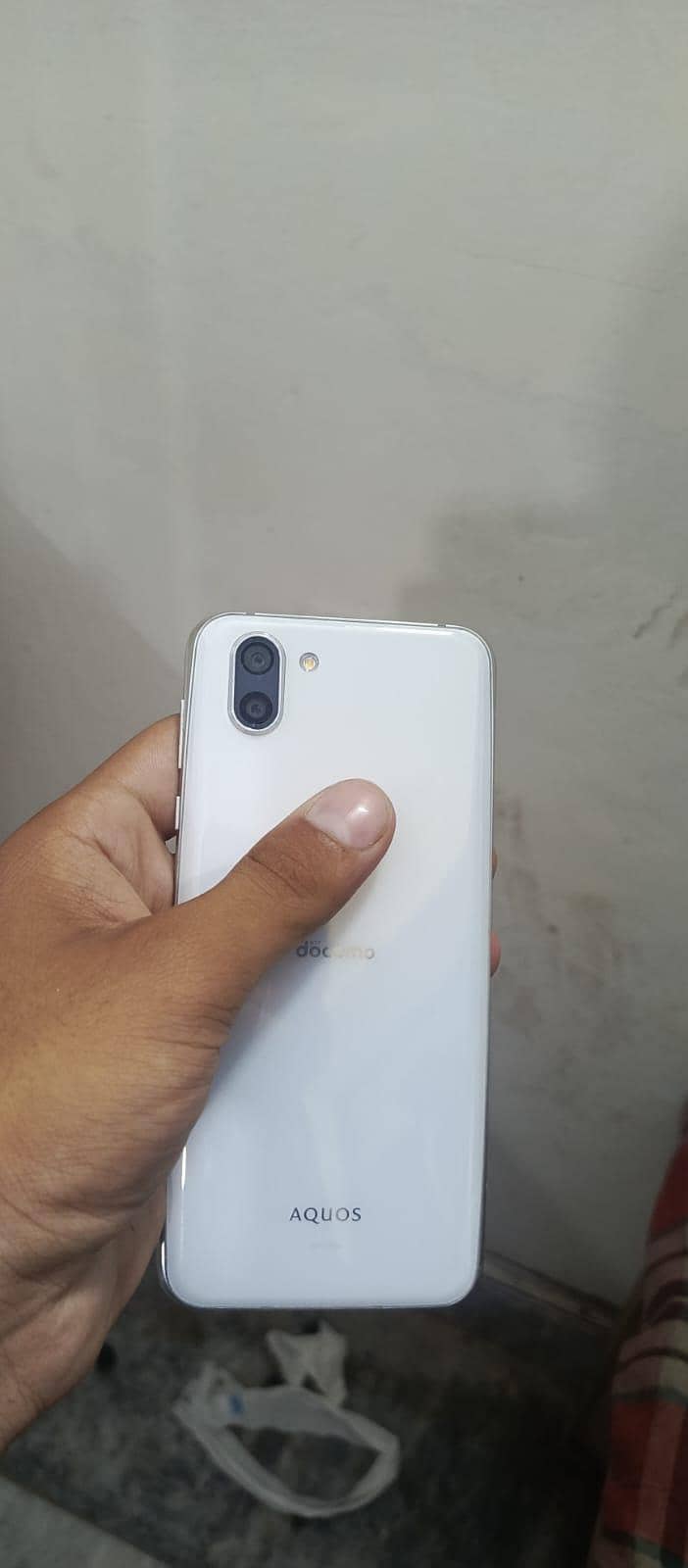 Sharp Aquos R2 4