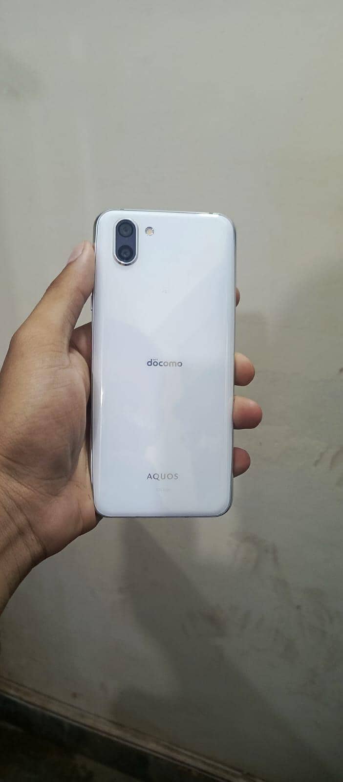 Sharp Aquos R2 5