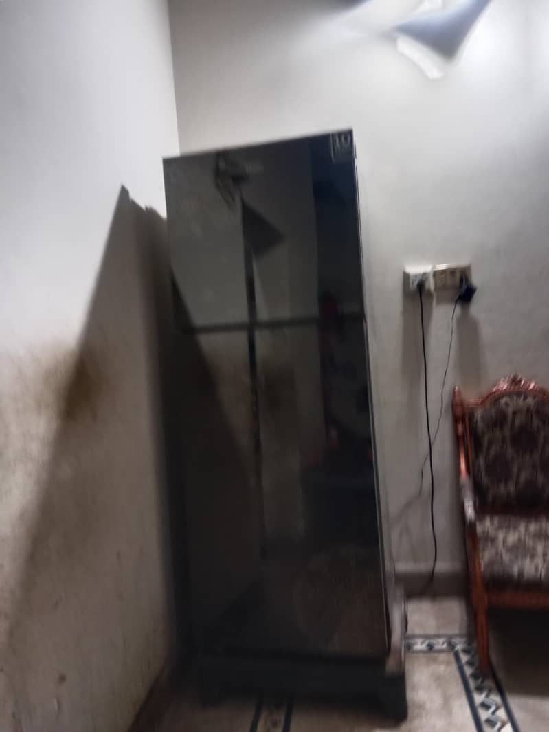 Refrigerator 0
