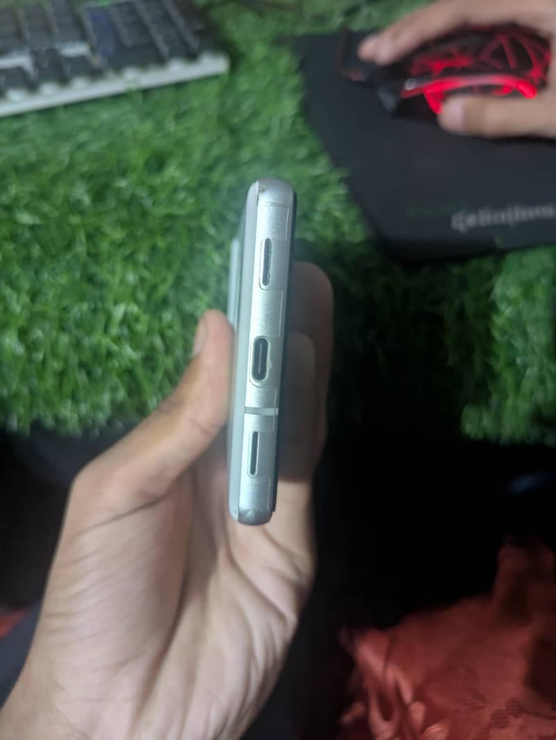Google Pixel 7a 4
