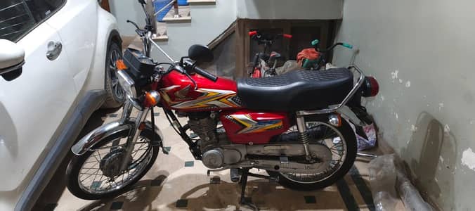 honda 125 24/25 lush conditoin urgent sale