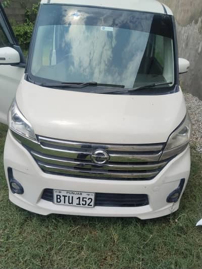 Nissan Roox 2015