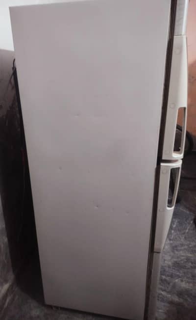 dawlance fridgh medium size for sale argent