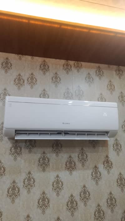 gree AC DC inverter T3 my WhatsApp number 03464645899