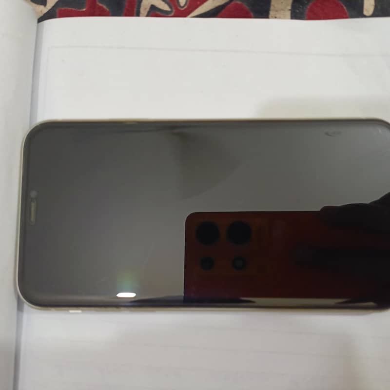 Apple iPhone 11 3