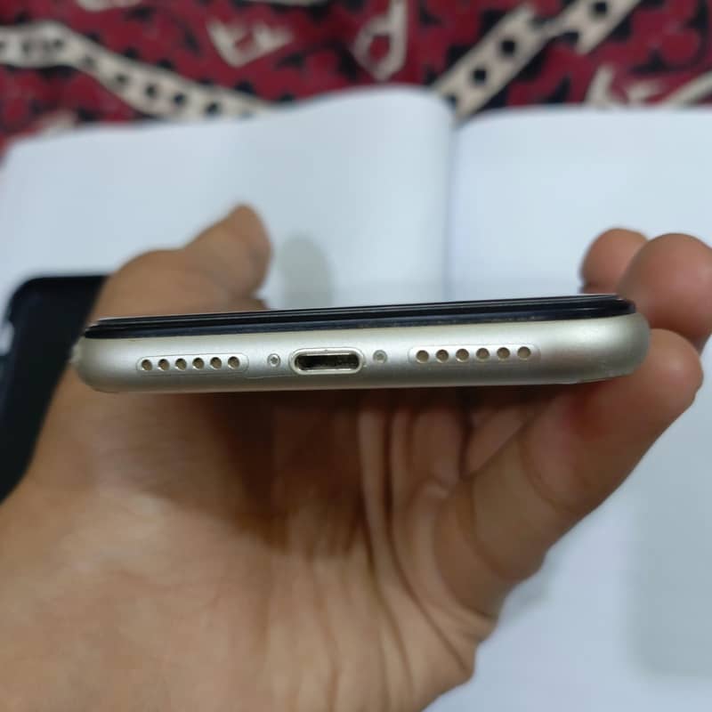 Apple iPhone 11 6
