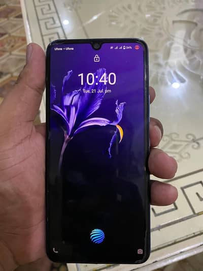 Vivo V21