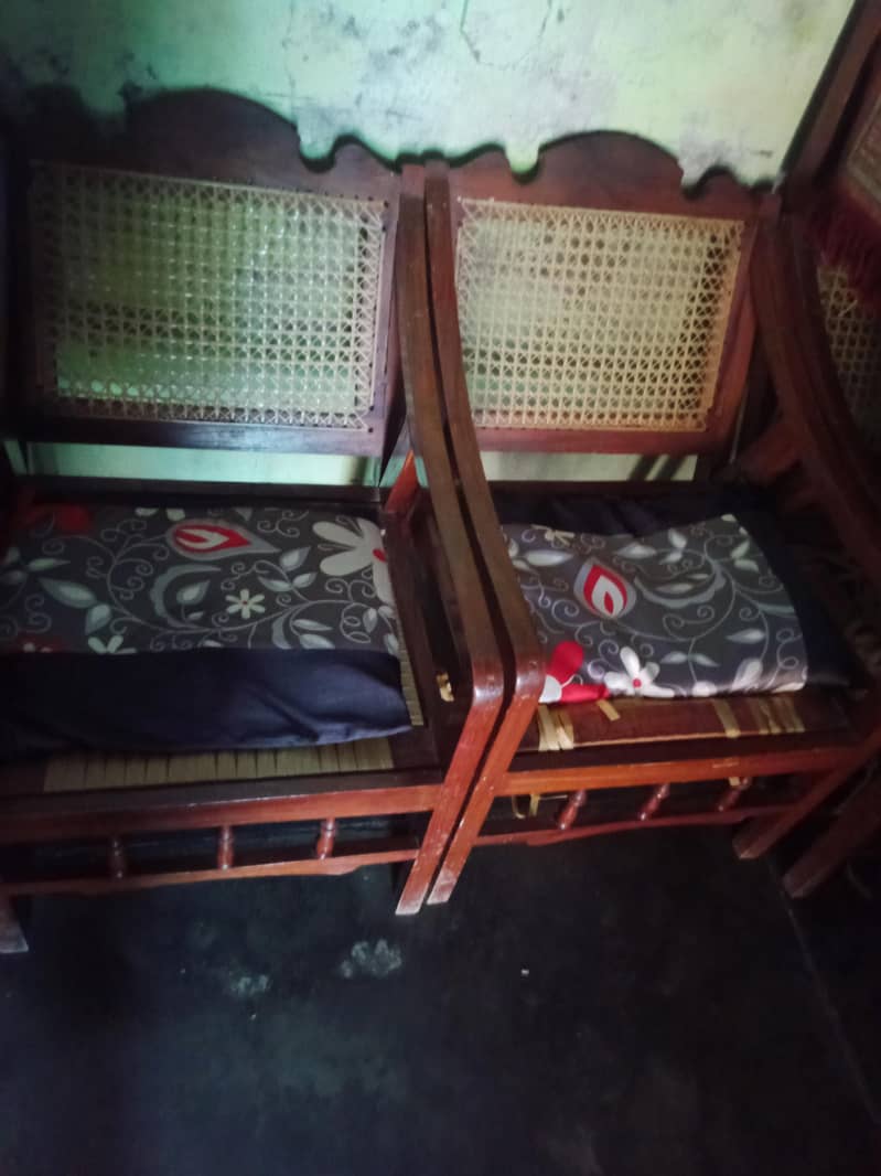 chairs 0