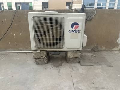 Gree Ac 1ton working 100%. Chilled cooling 10/10 Urgent sale
