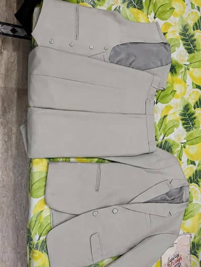 grey color 3 piece pent court