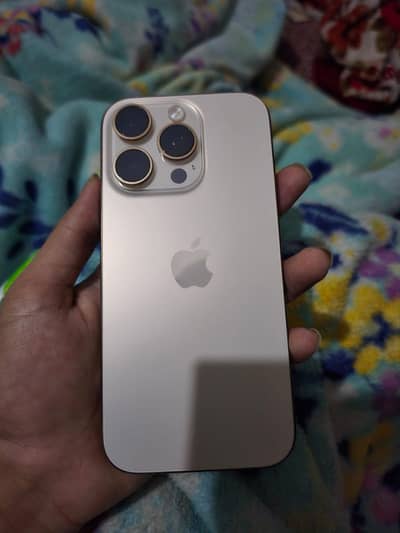 Apple iPhone 16 Pro jv