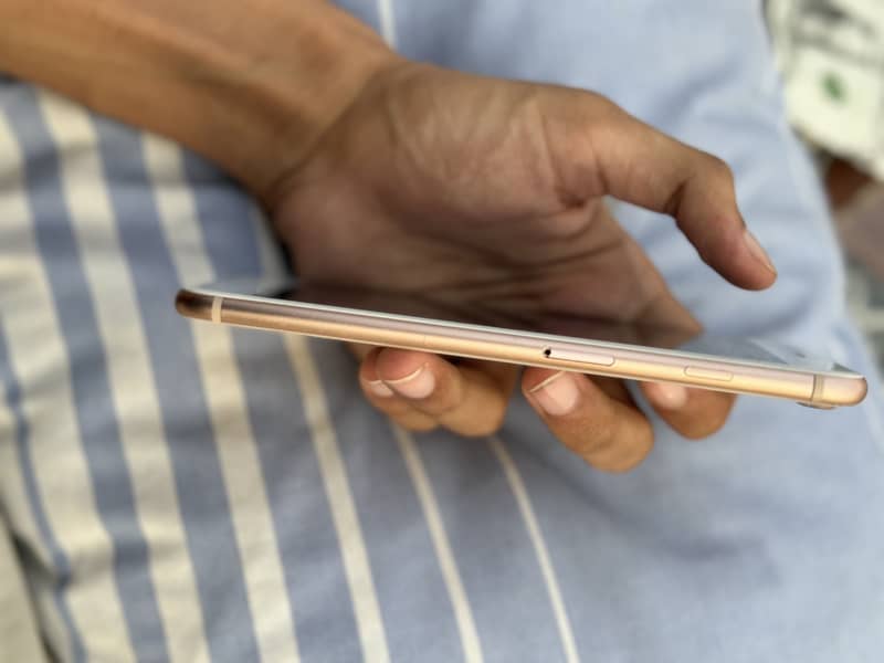 APPLE IPHONE 8PLUS 3