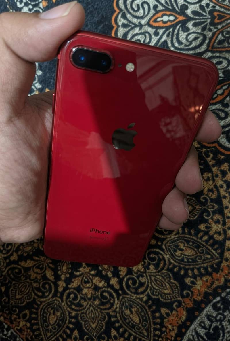 iPhone 8 Plus 1