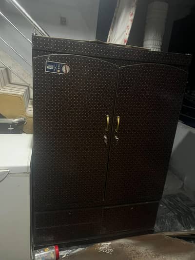 double door almari