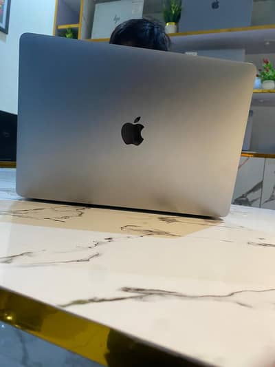 Apple MacBook Air M1 2020 | 8GB RAM | 256GM SSD| Only237 Battery Cycle