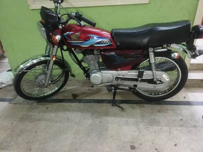 bike is all okay ha total 8 hazar chala ha mara name pa ha