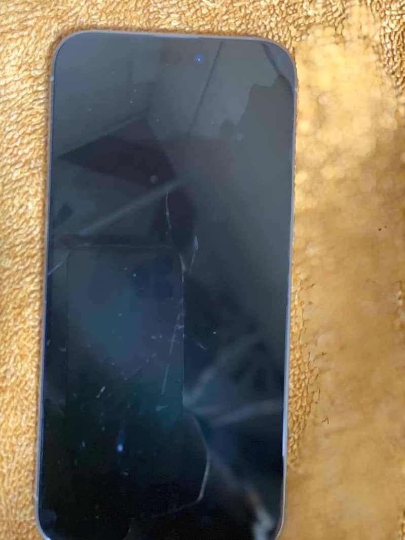 Iphone 15 Pro max 5
