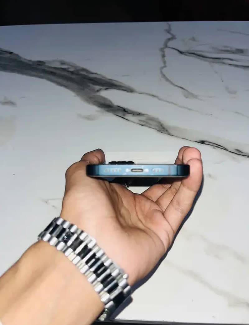 iPhone 13 1