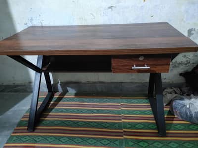 Computer table for sale