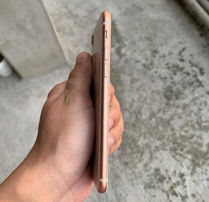 Apple iPhone 8 5