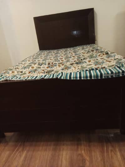 Single Wooden bed with mattress