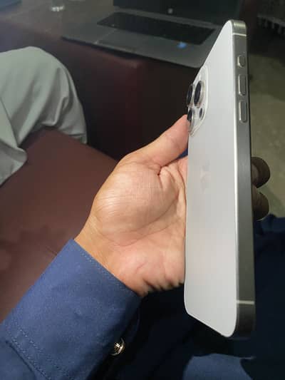 Apple iPhone 15 Pro Max | Jv 97 health