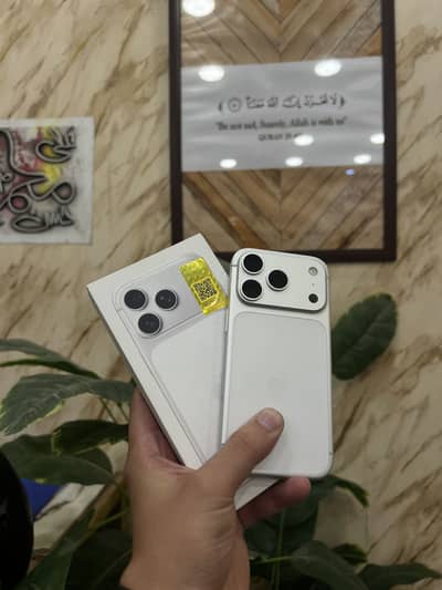 Iphone 17 Pro 256gb Silver With Box & Cable Pack